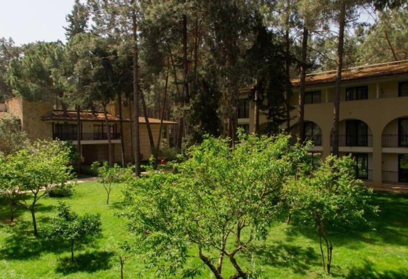 استراحتگاه Champion Holiday Village