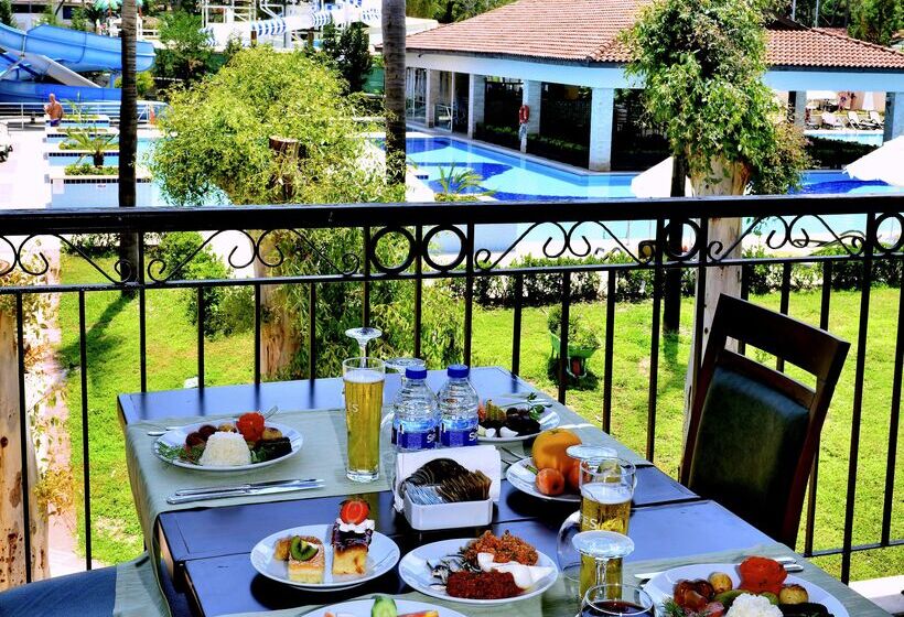 استراحتگاه Champion Holiday Village