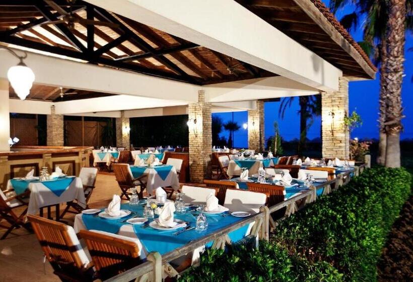 استراحتگاه Champion Holiday Village