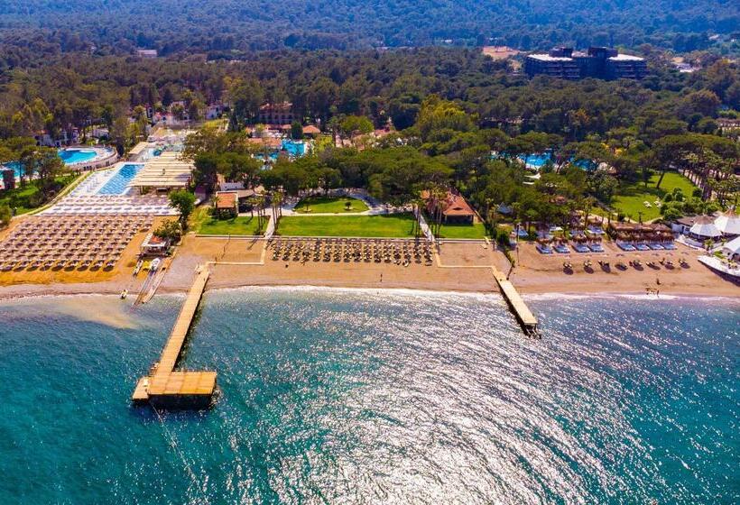 استراحتگاه Champion Holiday Village