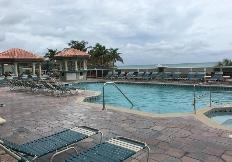 استراحتگاه Hollywood Beach Tower