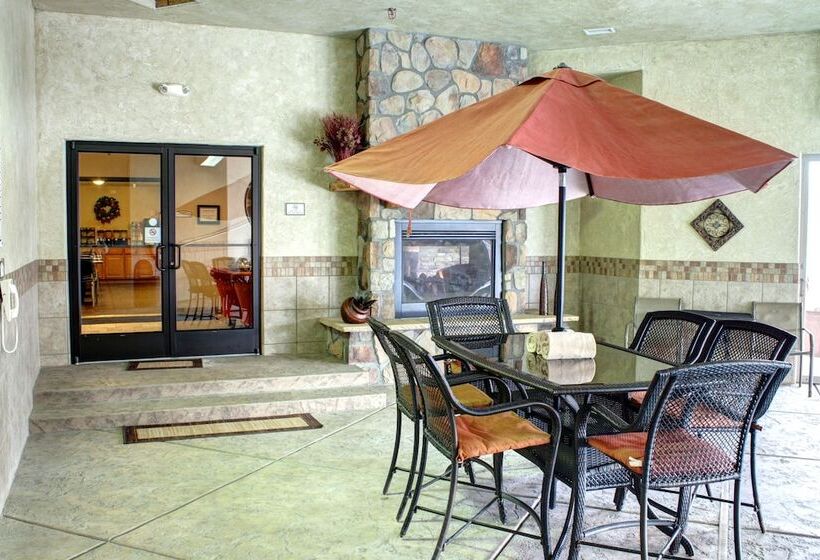فندق Blue Mountain Inn And Suites