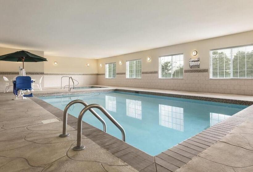 هتل Country Inn & Suites By Radisson, Madison, Al