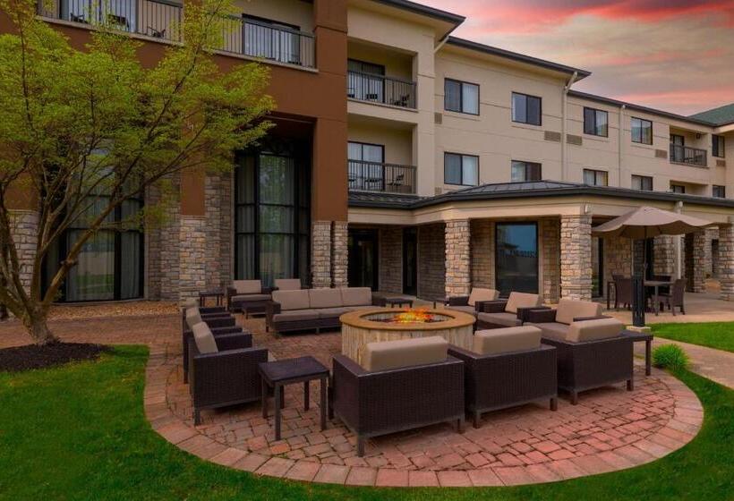 هتل Courtyard By Marriott Springfield Airport