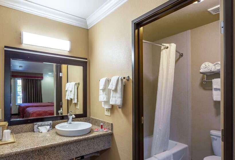 בית מלון כפרי Econo Lodge Inn & Suites Escondido Downtown