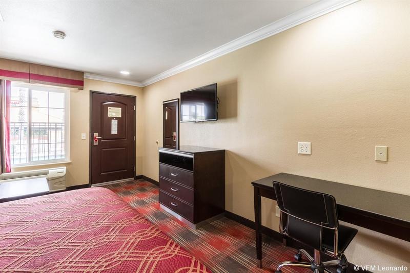 בית מלון כפרי Econo Lodge Inn & Suites Escondido Downtown