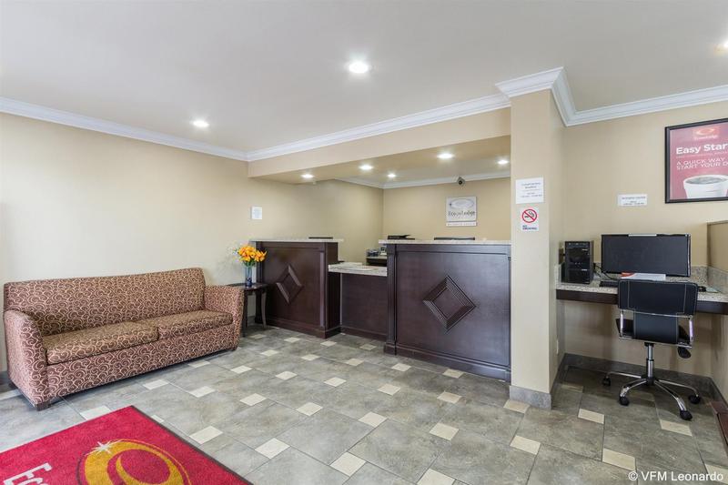 בית מלון כפרי Econo Lodge Inn & Suites Escondido Downtown