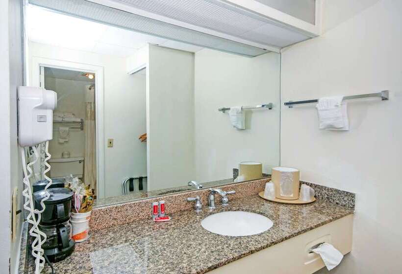 ホテル Econo Lodge Inn And Suites   Pilot Mountain