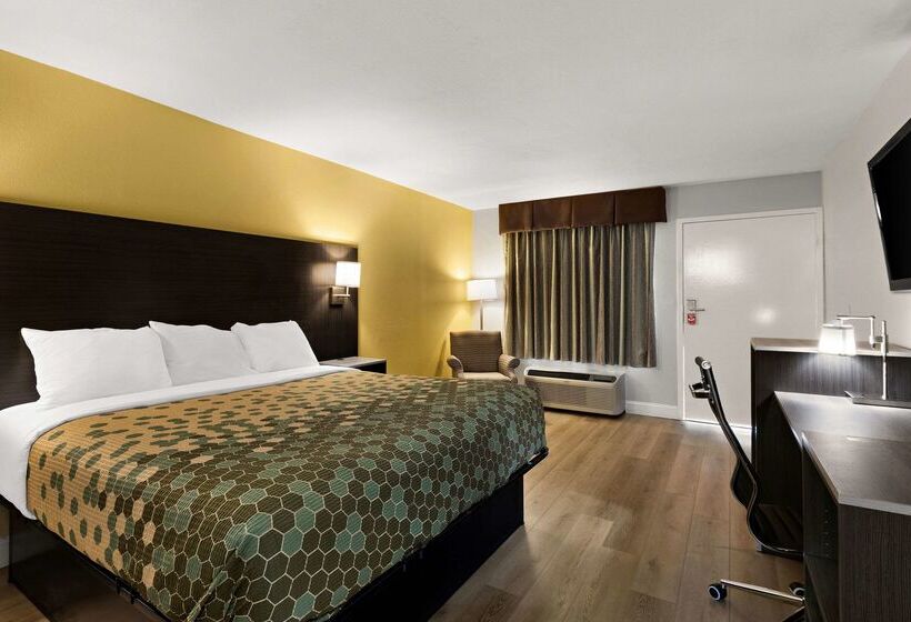 בית מלון כפרי Econo Lodge White Pine Morristown I81 & I40 Split