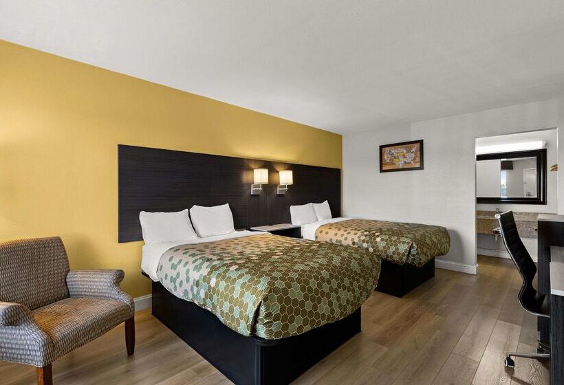 בית מלון כפרי Econo Lodge White Pine Morristown I81 & I40 Split