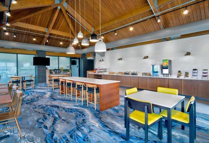 هتل Fairfield Inn Rochester Airport