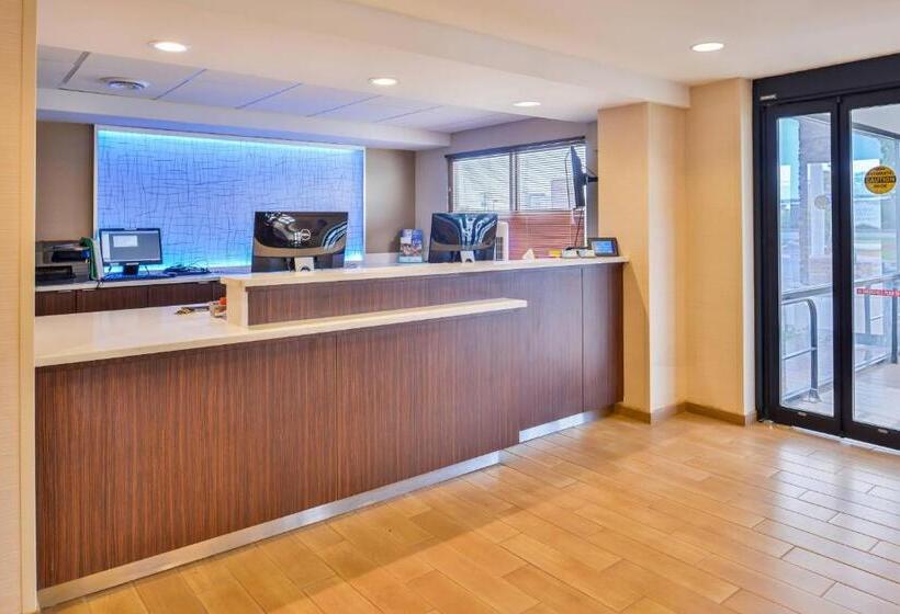 هتل Fairfield Inn Rochester Airport