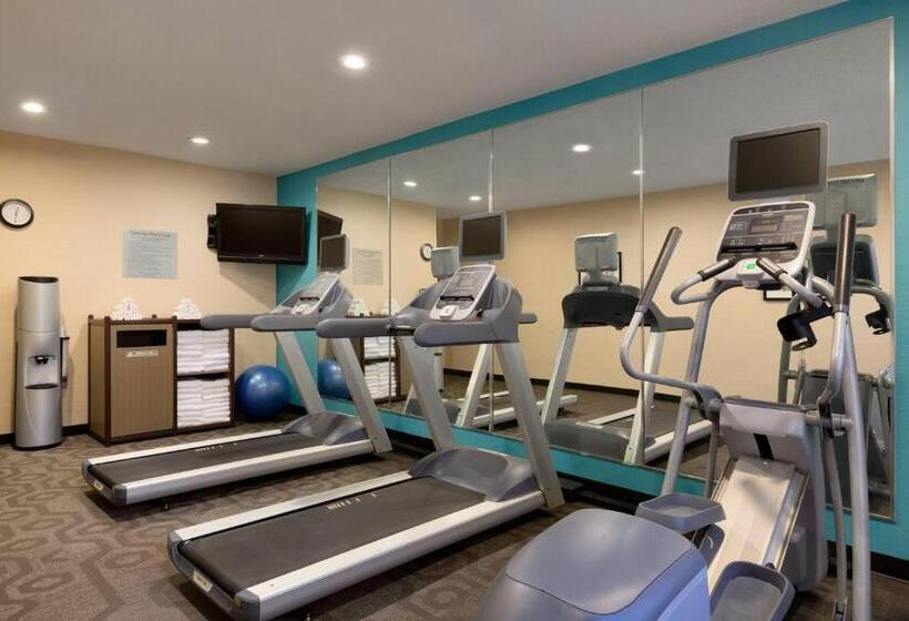 호텔 Fairfield Inn & Suites Bismarck North