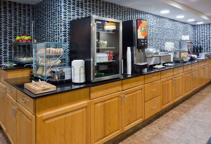 فندق Americinn By Wyndham Shakopee Near Canterbury Park