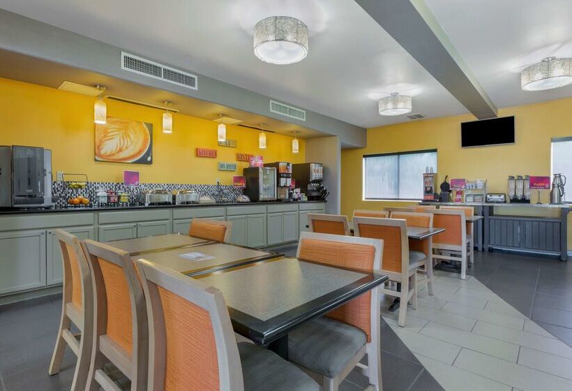 هتل Best Western Plus The Four Corners Inn