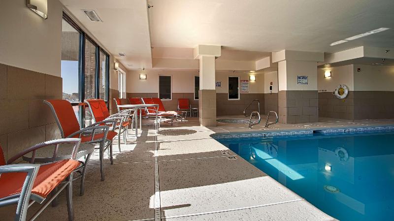 هتل Best Western Plus The Four Corners Inn