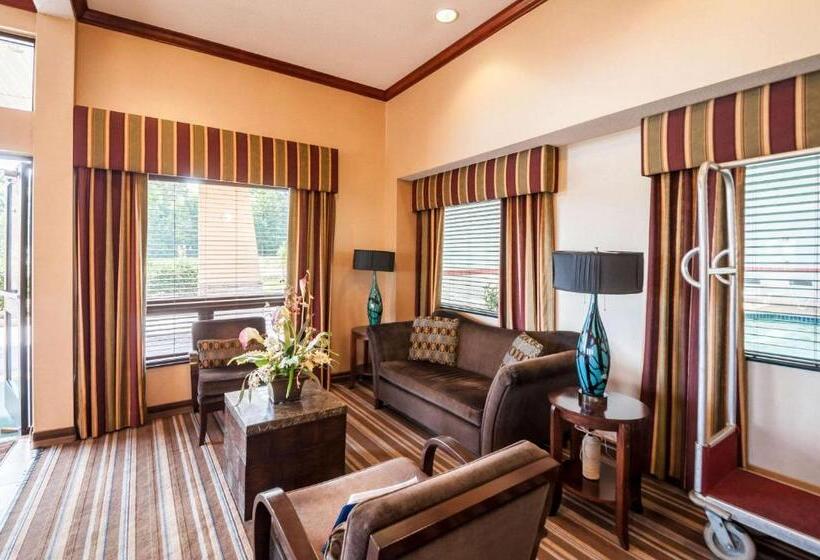 هتل Comfort Inn & Suites