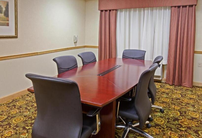 هتل Country Inn & Suites By Radisson, Georgetown, Ky