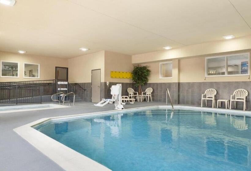 هتل Country Inn & Suites By Radisson, Georgetown, Ky