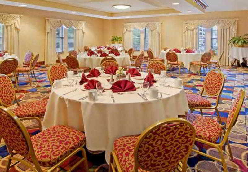 هتل Courtyard By Marriott Norfolk Downtown