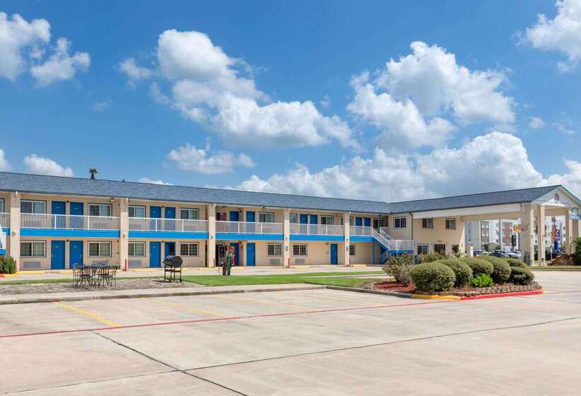 בית מלון כפרי Days Inn By Wyndham Baytown Tx