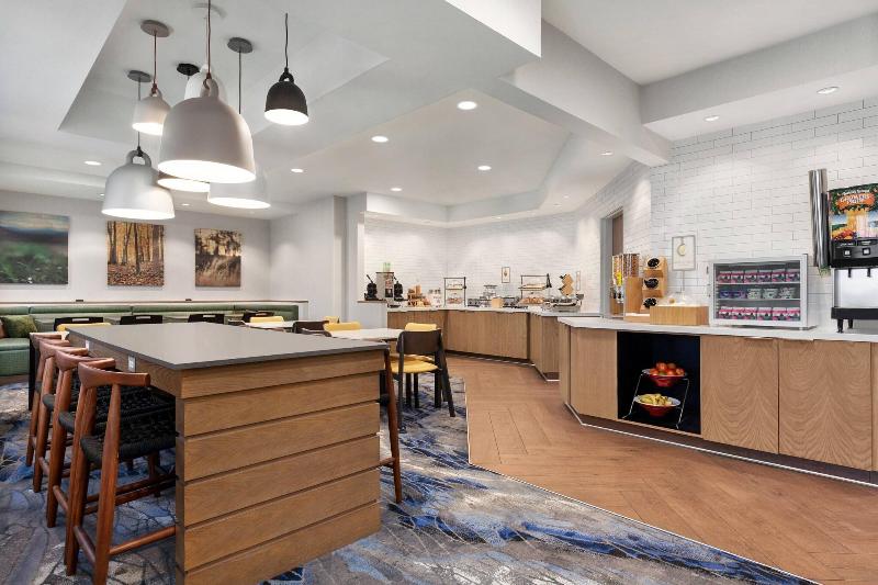 هتل Fairfield Inn By Marriott Visalia Sequoia