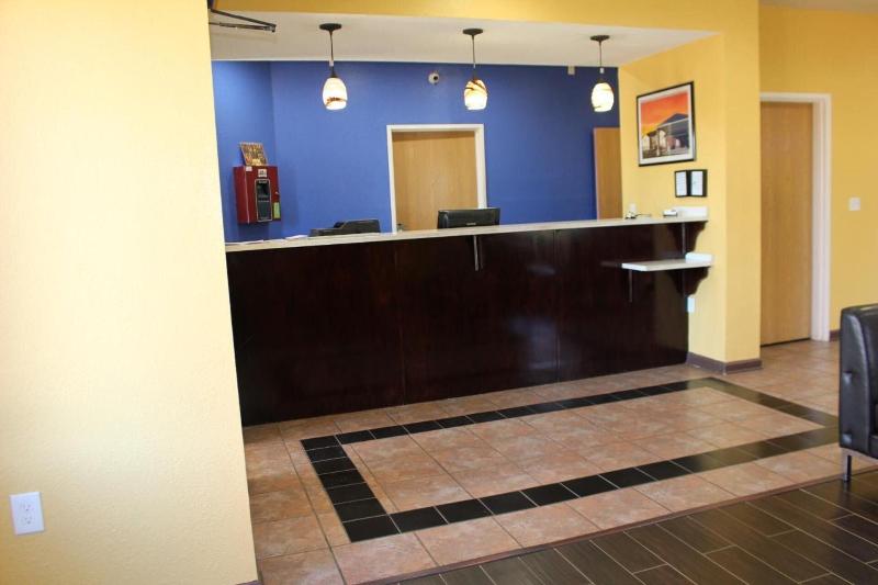 Отель Home Gate Inn & Suites