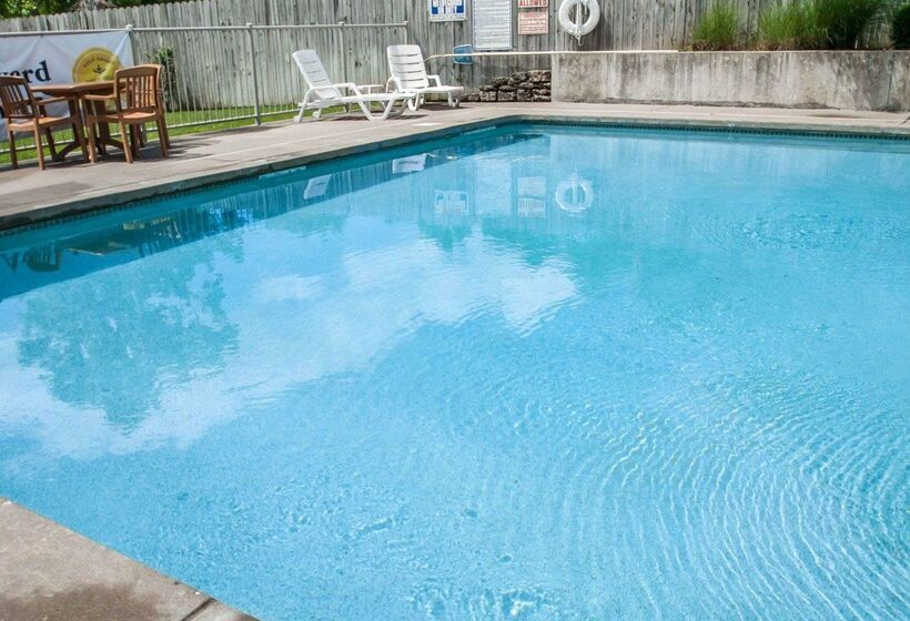 ホテル Sleep Inn & Suites Lake Of The Ozarks