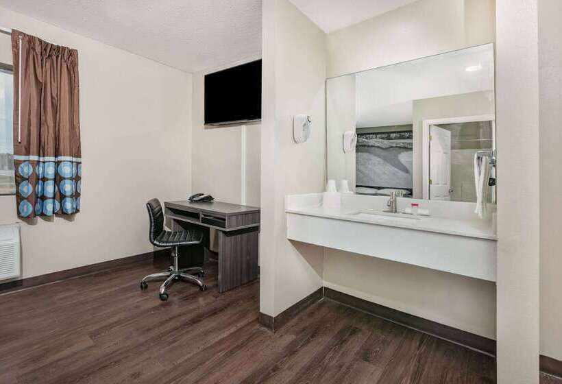 فندق Super 8 By Wyndham Moss Point