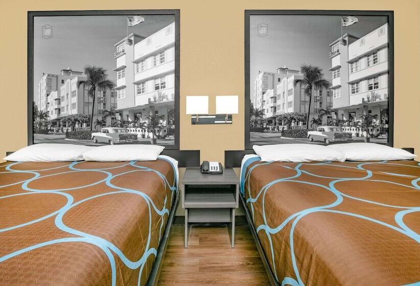 فندق Super 8 By Wyndham Moss Point