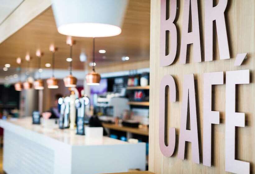 هتل Travelodge London Excel