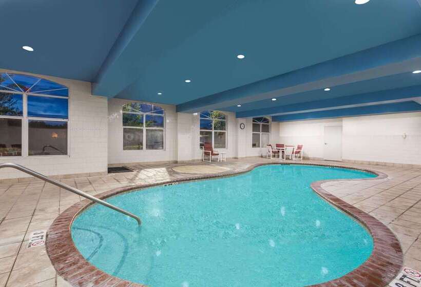 בית מלון כפרי Wingate By Wyndham Savannah Gateway
