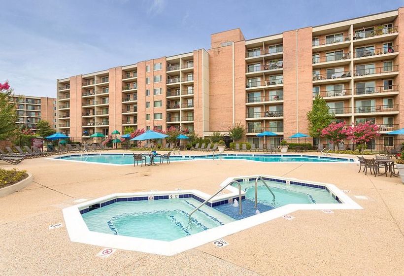 Oakwood Falls Church Aparthotel