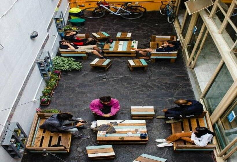 Play Hostel Arcos