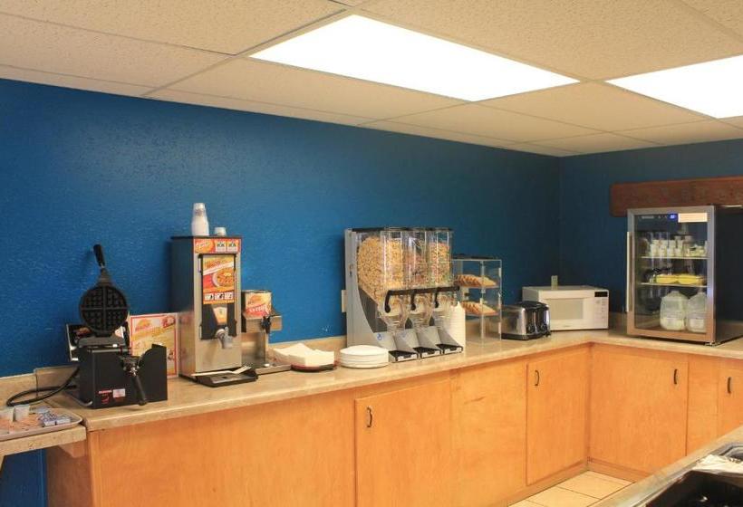 هتل Dakota Cowboy Inn