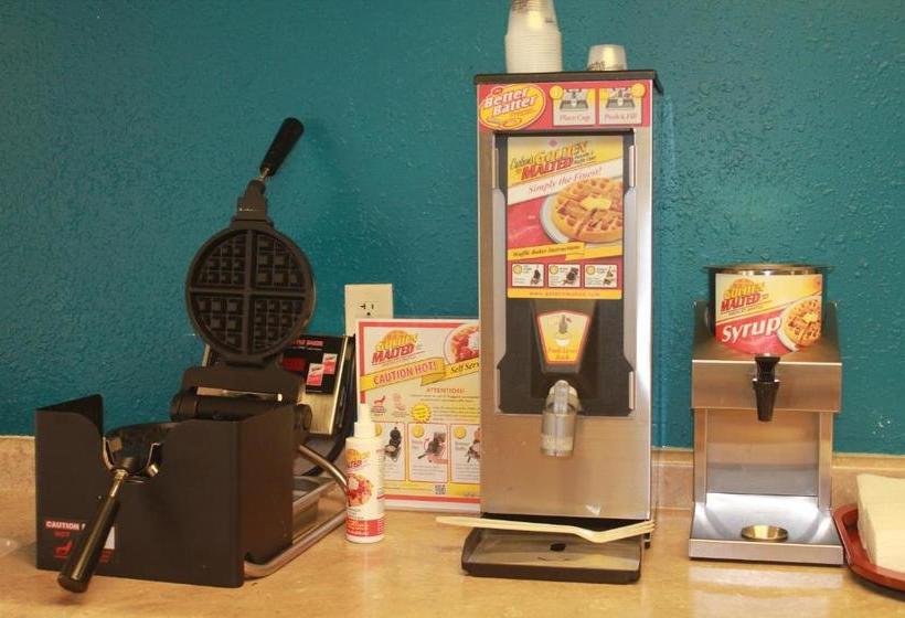 هتل Dakota Cowboy Inn