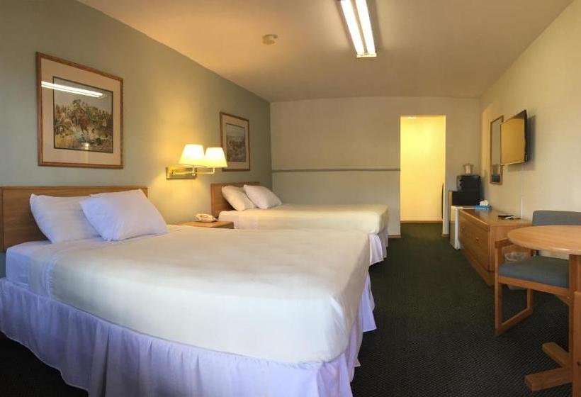 هتل Dakota Cowboy Inn