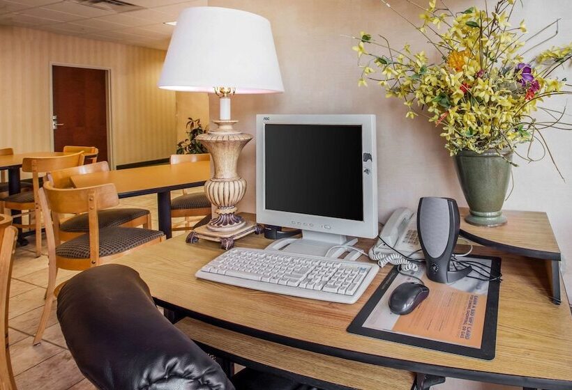 فندق Econo Lodge