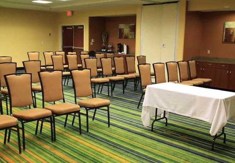 בית מלון כפרי Fairfield Inn & Suites Denton