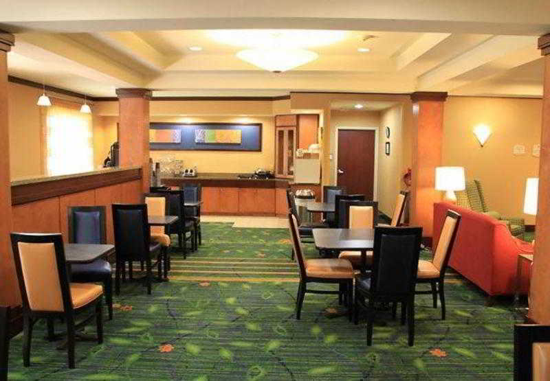 בית מלון כפרי Fairfield Inn & Suites Denton