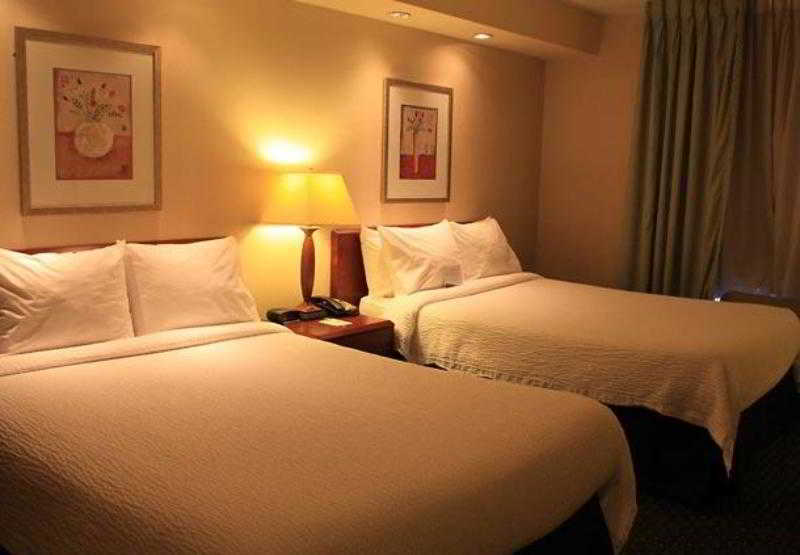 בית מלון כפרי Fairfield Inn & Suites Denton