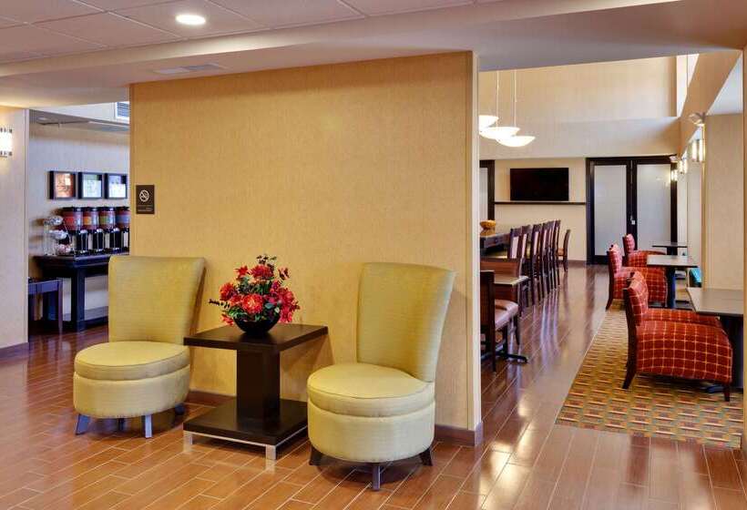 هتل Hampton Inn & Suites Fresno Northwest