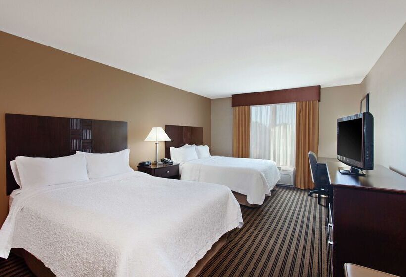 هتل Hampton Inn & Suites Fresno Northwest