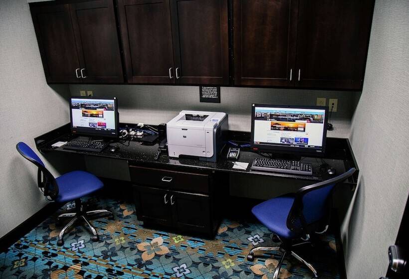ホテル Hampton Inn & Suites Sharon