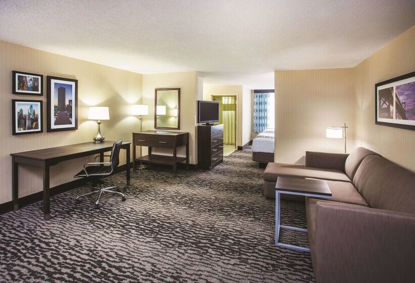 هتل La Quinta By Wyndham Newark   Elkton
