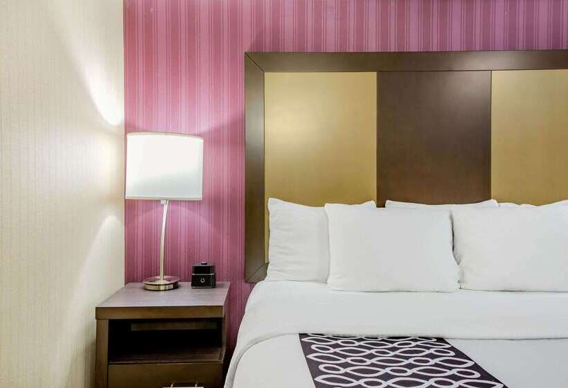 هتل La Quinta By Wyndham Newark   Elkton