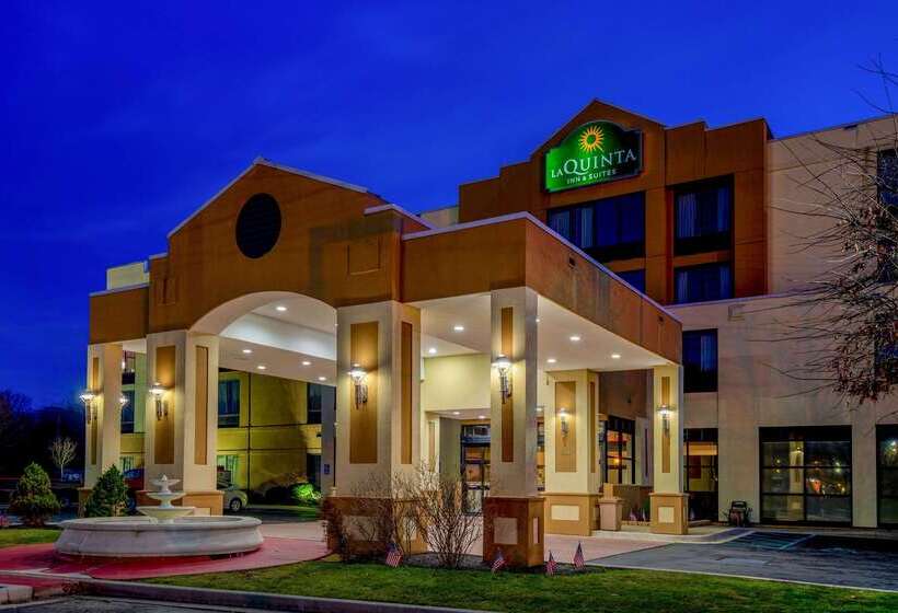 هتل La Quinta By Wyndham Newark   Elkton
