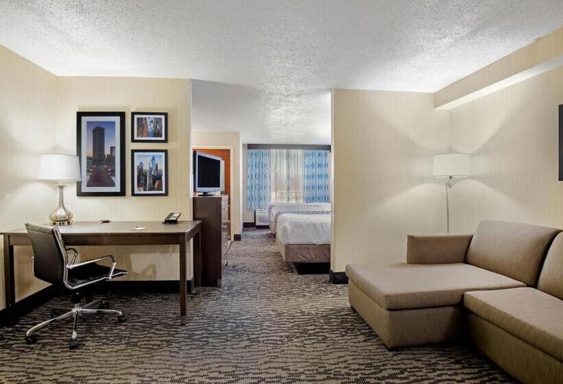 هتل La Quinta By Wyndham Newark   Elkton