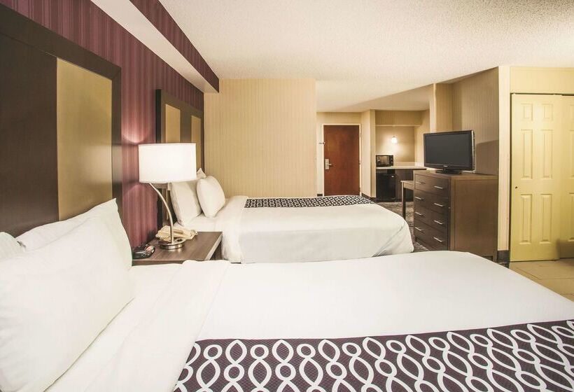 هتل La Quinta By Wyndham Newark   Elkton