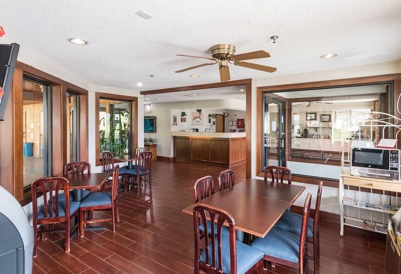 בית מלון כפרי Quality Express Inn & Suites